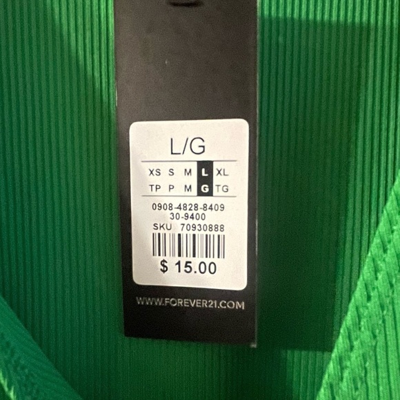 NWT Forever 21 Low Cut cropped Tee - Picture 4 of 4